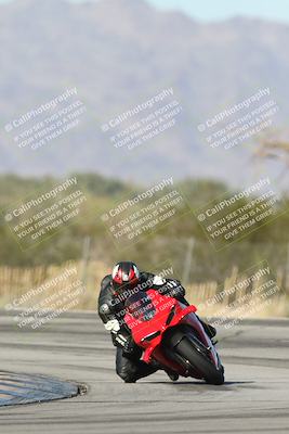 media/Dec-01-2025-Moto Forza (Mon) [[2daa91e15f]]/1-Advanced Group/Session 3 (Turn 3)/